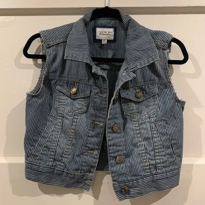 H81 Sleeveless Pinstripe Denim Jacket